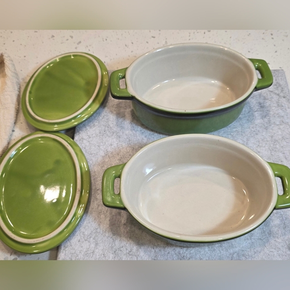 Vintage avocado green stoneware mini covered casserole dish. Set Of 2, Like New. - Picture 6 of 13